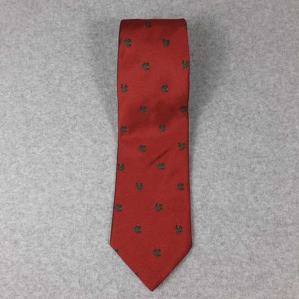 Brooks Brothers Makers Red Silk Maple Leaf Tie Hand Made USA Classic Ribbed